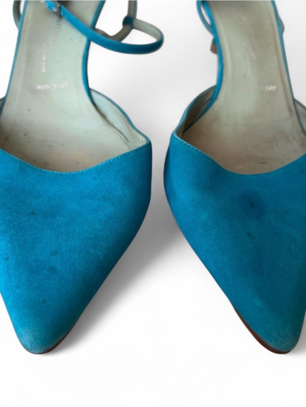 Vintage Sigerson Morrison Teal Pointed Toe Suede Heels
Made in Italy
Size 9 - Picture 6 of 7